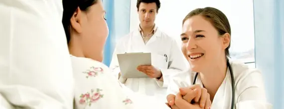 Доктор с пациентом